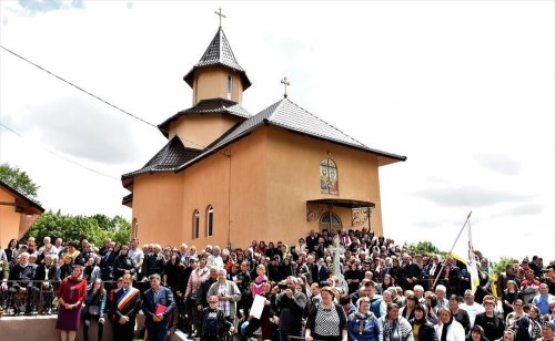 Sfințire de biserică în Parohia Urlați, Vaslui Poza 215968
