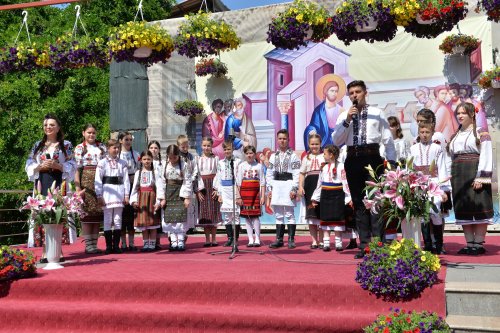 Spectacol dedicat copiilor la Biserica „Sfântul Anton”-Curtea Veche Poza 215906