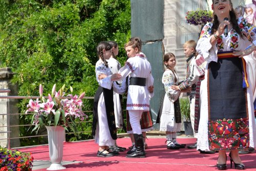 Spectacol dedicat copiilor la Biserica „Sfântul Anton”-Curtea Veche Poza 215910