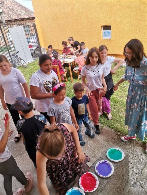 Activităţi artistice şi recreative de Ziua Copilului în Parohia Caşolţ, judeţul Sibiu Poza 216152