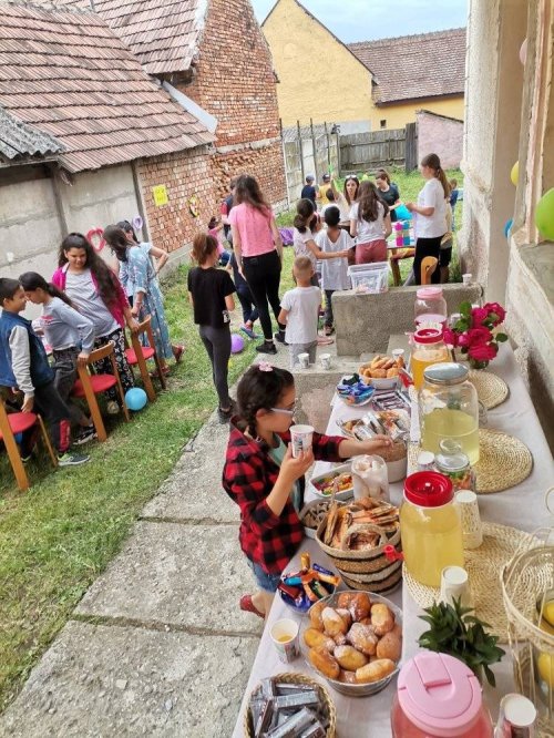 Activităţi artistice şi recreative de Ziua Copilului în Parohia Caşolţ, judeţul Sibiu Poza 216158