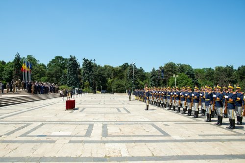 Ceremonii militare dedicate Zilei Eroilor în București Poza 216228