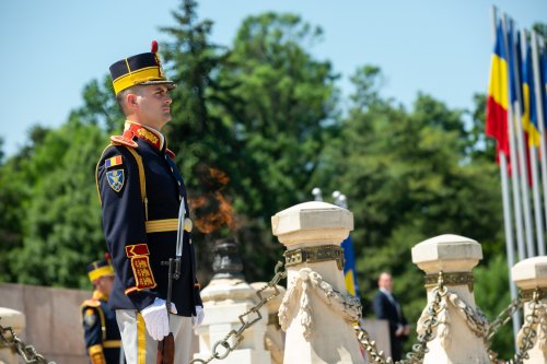 Ceremonii militare dedicate Zilei Eroilor în București Poza 216237