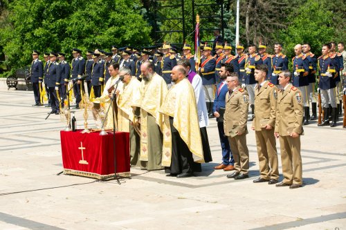 Ceremonii militare dedicate Zilei Eroilor în București Poza 216238