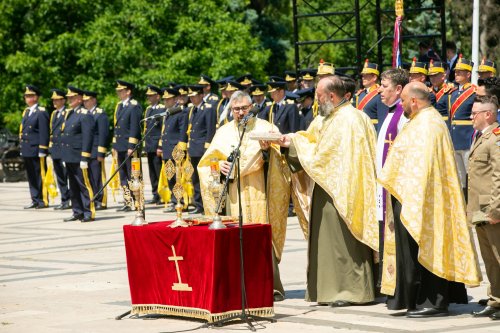 Ceremonii militare dedicate Zilei Eroilor în București Poza 216240