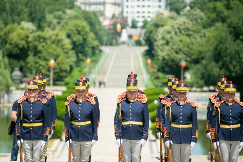 Ceremonii militare dedicate Zilei Eroilor în București Poza 216251