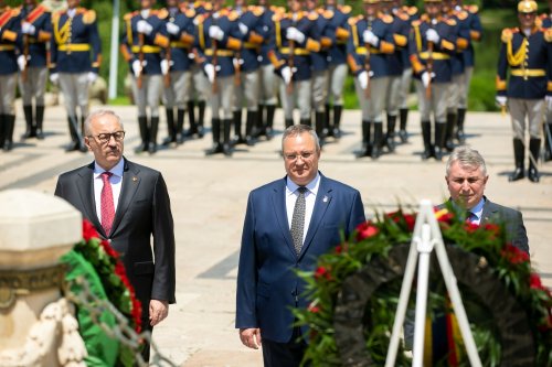 Ceremonii militare dedicate Zilei Eroilor în București Poza 216256