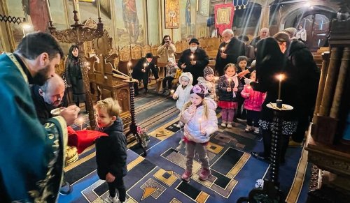 Îndrumare morală şi catehetică pentru copii la Biserica de piatră din Târgu Mureş Poza 216076