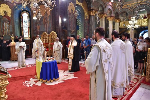 Pomenirea eroilor români la Catedrala Patriarhală Poza 216194