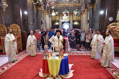 Pomenirea eroilor români la Catedrala Patriarhală Poza 216195