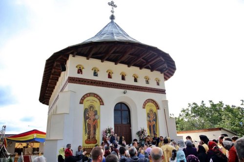 Sfințiri de biserici în Arhiepiscopia Iașilor Poza 216539