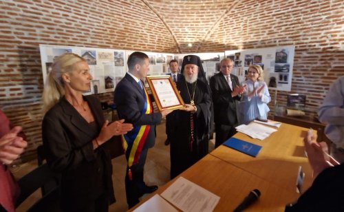 Titlul de cetățean de onoare al județului Dâmbovița pentru Arhiepiscopul Târgoviștei Poza 216550