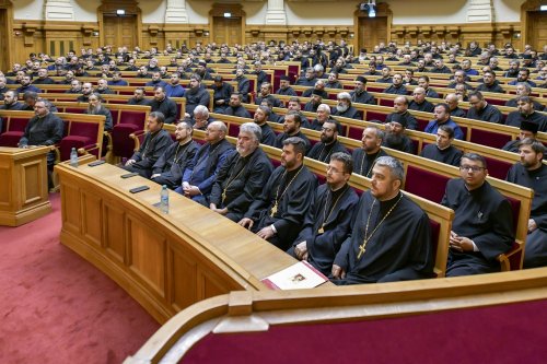 Clericii din județul Prahova s-au reunit la Palatul Patriarhiei Poza 216826