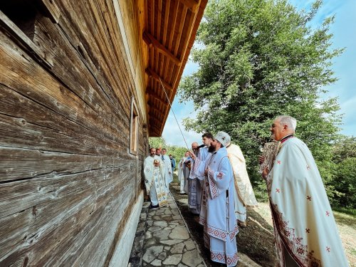 Resfințirea bisericii monument istoric din Cojocna Poza 216756