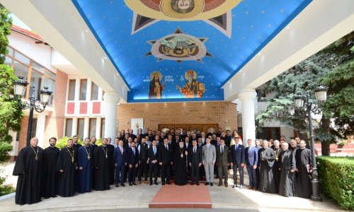 Constituirea noii Adunări eparhiale a Arhiepiscopiei Târgoviștei Poza 216908