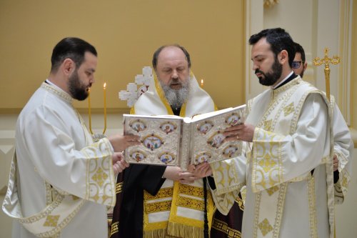 Ședința de constituire a noii Adunări eparhiale a Arhiepiscopiei Bucureștilor Poza 216974