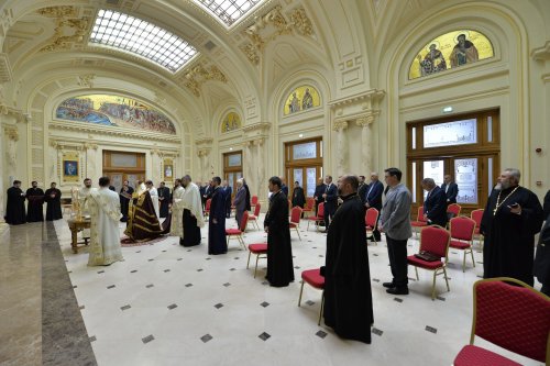 Ședința de constituire a noii Adunări eparhiale a Arhiepiscopiei Bucureștilor Poza 216975