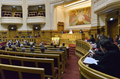 Ședința de constituire a noii Adunări eparhiale a Arhiepiscopiei Bucureștilor Poza 216986