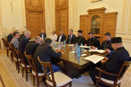 Ședința de constituire a noii Adunări eparhiale a Arhiepiscopiei Bucureștilor Poza 216990