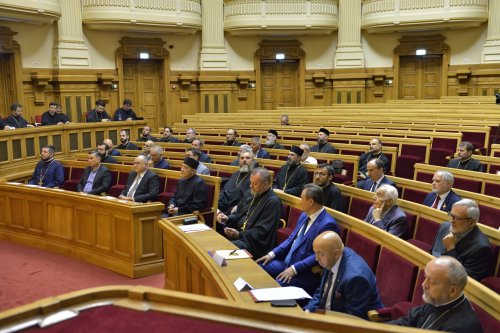 Ședința de constituire a noii Adunări eparhiale a Arhiepiscopiei Bucureștilor Poza 216994