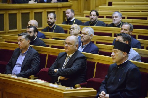 Ședința de constituire a noii Adunări eparhiale a Arhiepiscopiei Bucureștilor Poza 216995