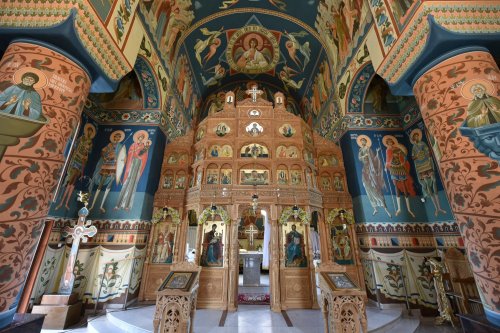Veşmânt de har pentru biserica parohiei prahovene Bucov Poza 217238