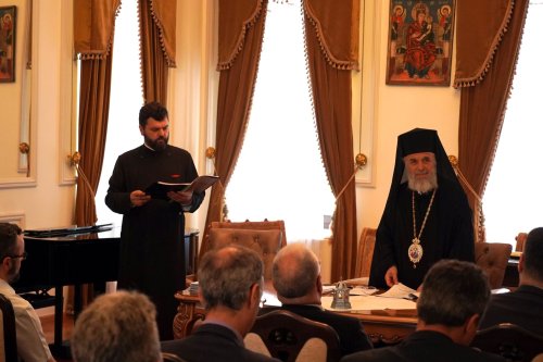 Şedinţa de constituire a Adunării eparhiale a Arhiepiscopiei Dunării de Jos Poza 217575