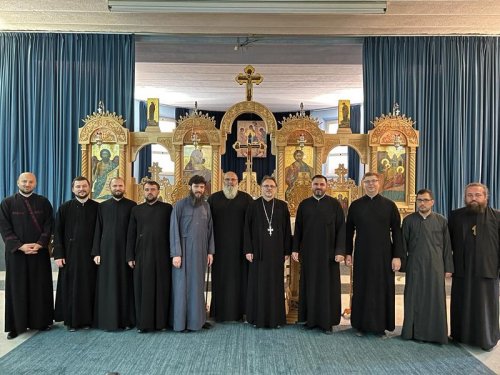 Întrunire a preoţilor din Protoieria Lazio I, Italia Poza 217698