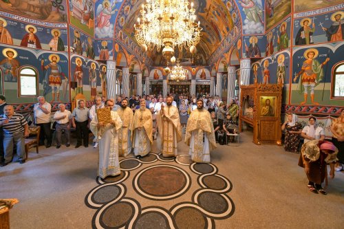 „Comuniunea sfinților, taina frumuseții Bisericii” Poza 217780