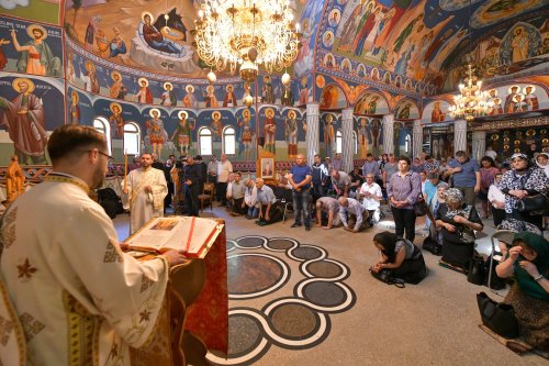 „Comuniunea sfinților, taina frumuseții Bisericii” Poza 217784