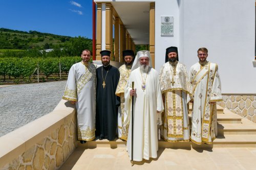 „Comuniunea sfinților, taina frumuseții Bisericii” Poza 217800