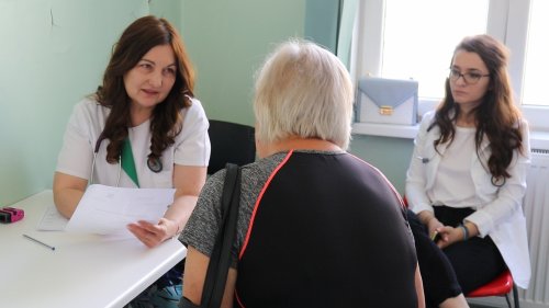 90 de persoane din Prahova au beneficiat de asistență medicală gratuită Poza 218044