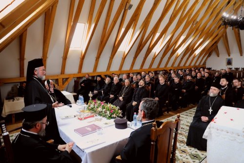 Conferinţă preoţească la Mănăstirea Bârsana Poza 218229