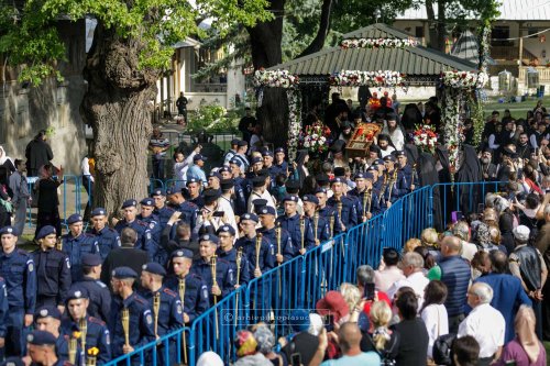 Mii de credincioși au participat la „Calea Sfinților” în Suceava Poza 218209