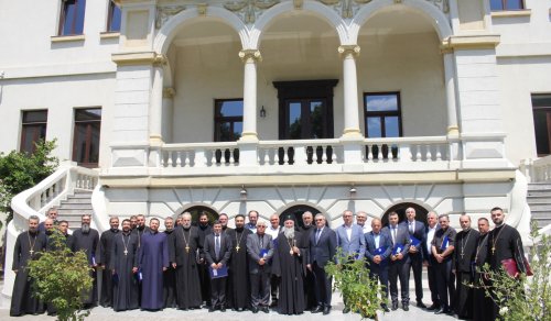 Ședința de constituire a Adunării eparhiale a Arhiepiscopiei Craiovei Poza 218235
