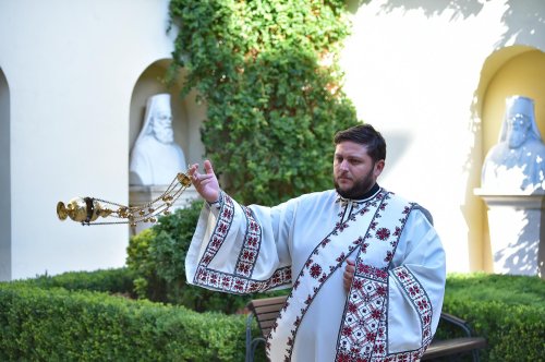 Cinstirea Înaintemergătorului Ioan la Altarul de vară al Reşedinţei Patriarhale Poza 218324