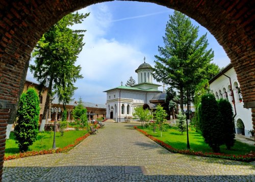 Istorie și spiritualitate la Mănăstirea Plumbuita Poza 218251