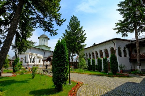 Istorie și spiritualitate la Mănăstirea Plumbuita Poza 218252