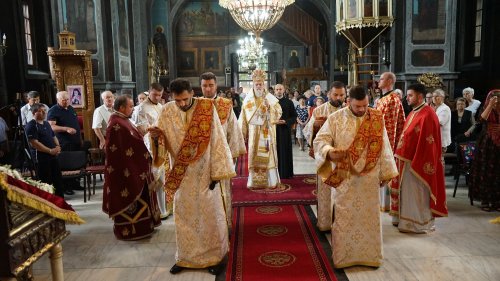 Cinstirea Botezătorului Domnului în eparhii din Mitropolia Munteniei și Dobrogei Poza 218476