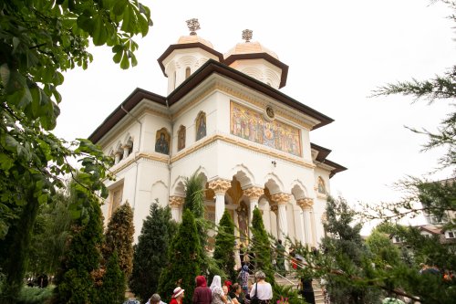 Hramul Mănăstirii „Duminica Sfinților Români” Poza 218596