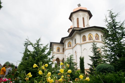 Hramul Mănăstirii „Duminica Sfinților Români” Poza 218601