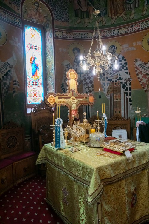 Hramul Mănăstirii „Duminica Sfinților Români” Poza 218615