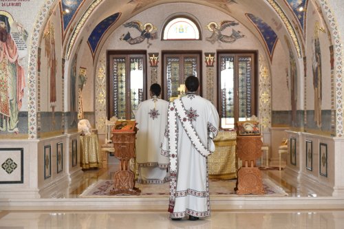 Hramul Salonului Sfinților Români din Reședința Patriarhală Poza 218553