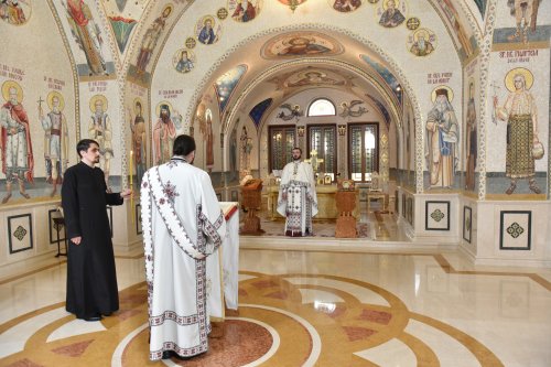 Hramul Salonului Sfinților Români din Reședința Patriarhală Poza 218562