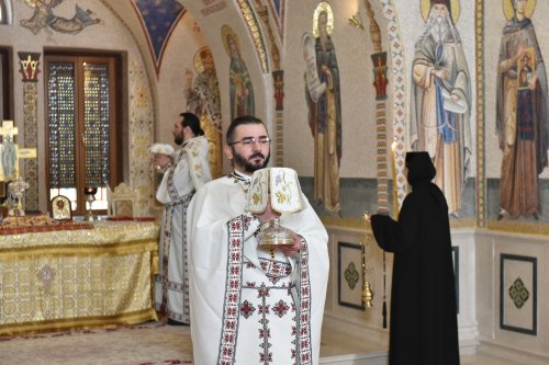 Hramul Salonului Sfinților Români din Reședința Patriarhală Poza 218565