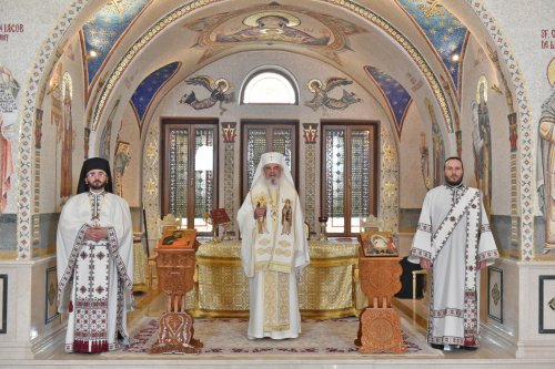Hramul Salonului Sfinților Români din Reședința Patriarhală Poza 218568