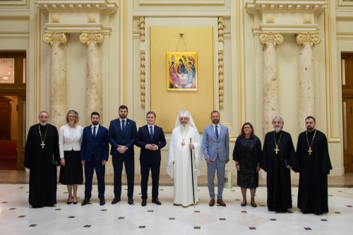 Ministrul afacerilor externe al Serbiei în vizită la Patriarhia Română Poza 218685