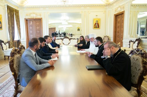 Ministrul afacerilor externe al Serbiei în vizită la Patriarhia Română Poza 218691