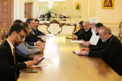 Ministrul afacerilor externe al Serbiei în vizită la Patriarhia Română Poza 218703