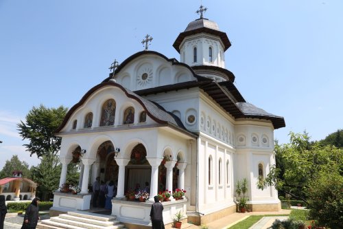 Mănăstirea Cârţişoara, lavra din Ţara Făgăraşului Poza 218875